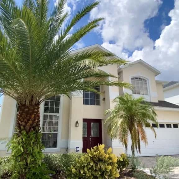 Spacious, Modern and clean pool home with spa! - Image 1