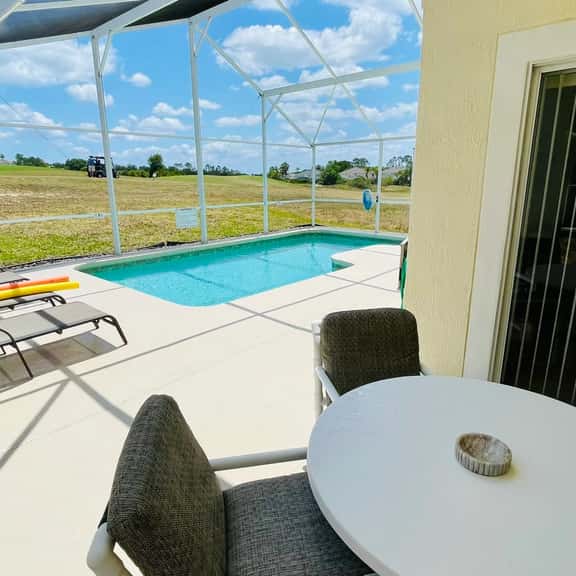 4 bed Pool home on Golf Community (626) - Image 1
