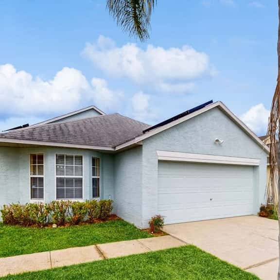 Open Plan 4 Bed Home w/ West Facing Pool (409) - Image 1