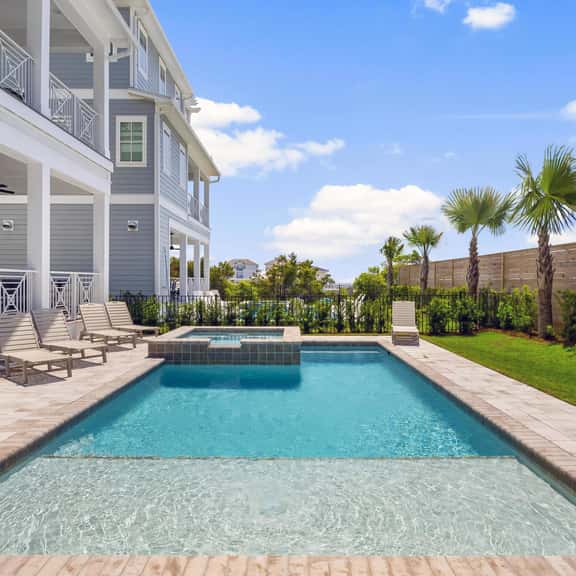 Tango Waves With Pool, Elevator, And Beach Views - Image 1