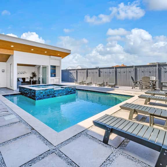 Agave La Vie With Elevator and Private Beach - Image 1