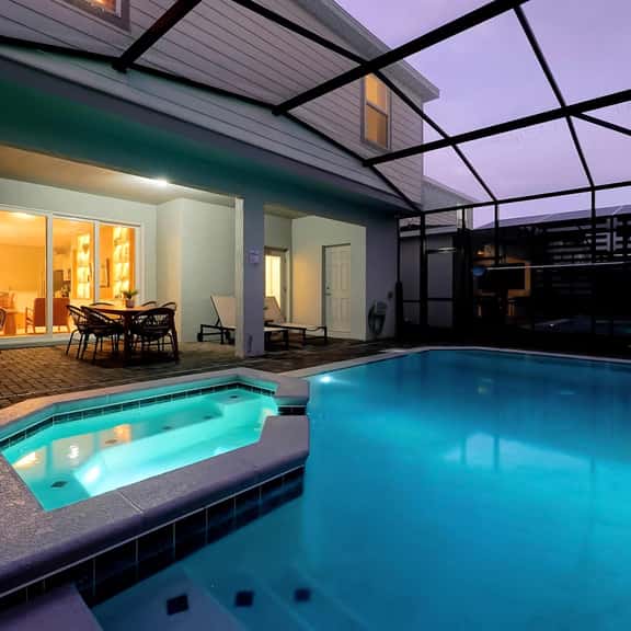 Elegant 7beds/ 5.5 baths/ sleeps 14 - Windsor Cay - Image 1