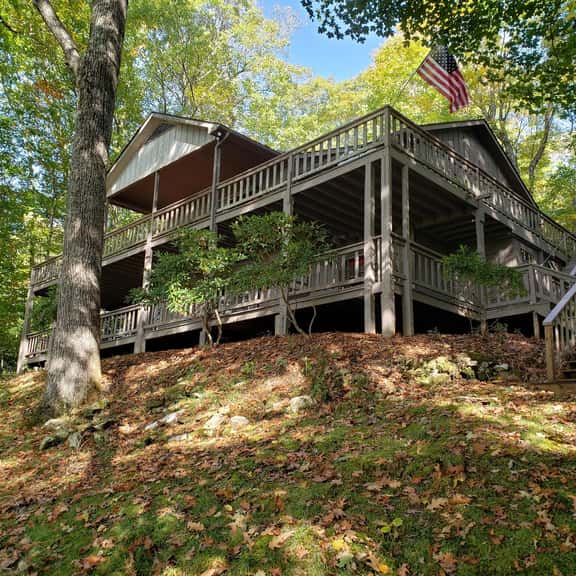 Sundance View/792 McDaris Loop - Image 1
