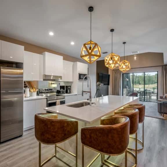 Disney Getaway – Luxury Townhouse with Hot Tub - Image 1