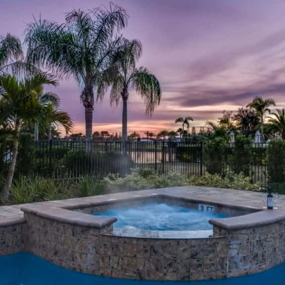 Luxury 7-Bedroom Reunion Retreat with Home Cinema & Pool - Image 1