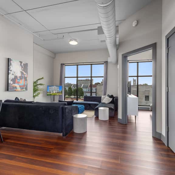 Luxury Apartment w/ City Views - Leonard Building - Image 1