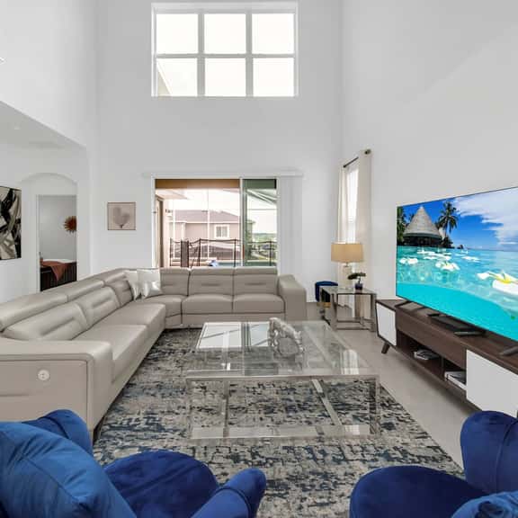 EV_9085 - Summer Villa - Image 1