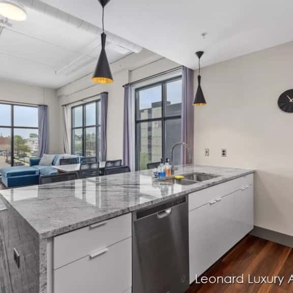 1 Queen Bedroom w/ City Views - Leonard Building - Image 1
