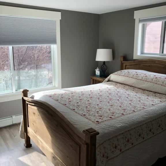 Quaint Queen Mountain Getaway - Image 1