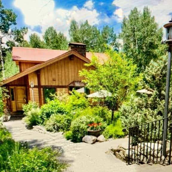 Spacious Mountain Getaway, Trails Rest - Image 1