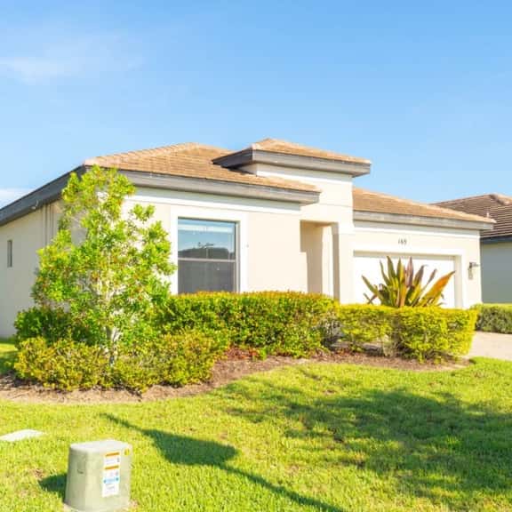 3BR Balmoral Home with No Rear Neighbors - Image 1