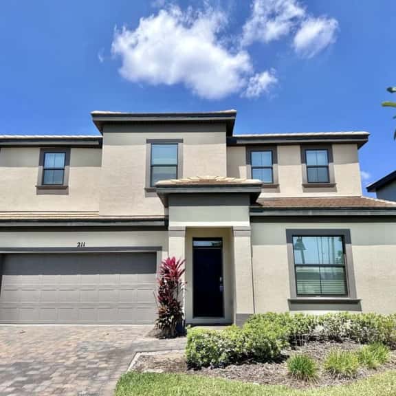 6BR Balmoral Home with Private Pool - Image 1