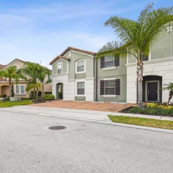 5BR Solterra Townhome with Splash Pool & Loft - Image 1