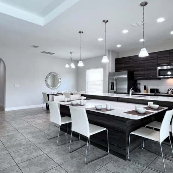 5BR Balmoral Home with Private Pool - Image 1