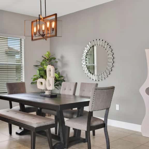 4BR Balmoral Home with Pool & Lake Views - Image 1