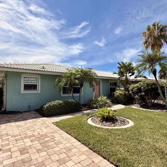 Sand Dollar Beach Side Villa - Image 1