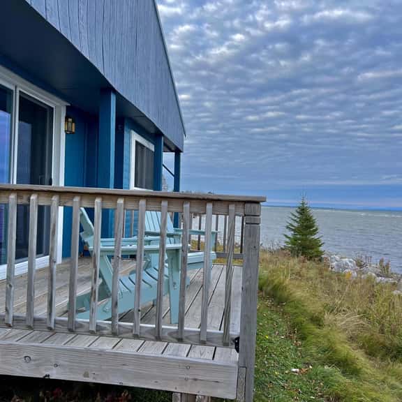 Tranquil Lakeside Retreat in Paradise, Michigan - Image 1