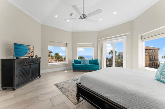 Seastar Palazzo with Beach Views, Lake, and Pool - Image 5