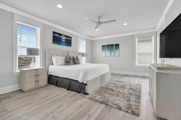 Grand Charm Chateau with LSV and Heated Pool - Image 2