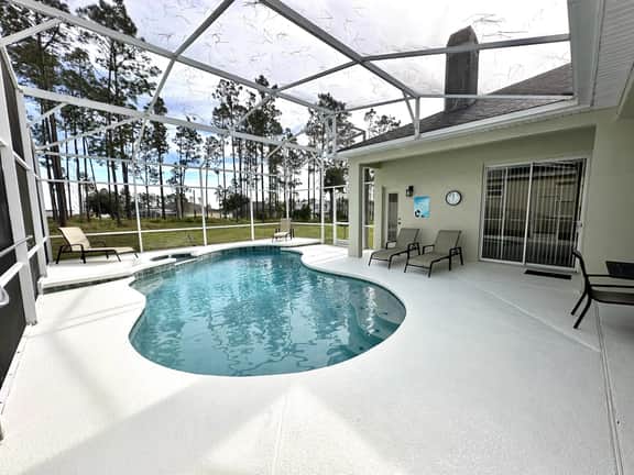 4 Bed Pool Home on Golf Community - Image 2