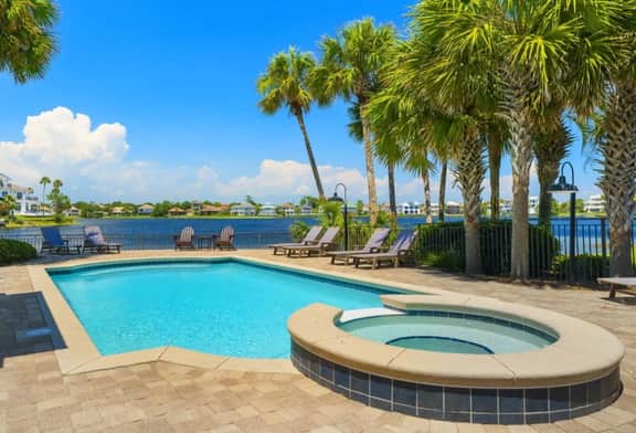 Belleza Del Mar with Game Room and Lakefront Pool - Image 2