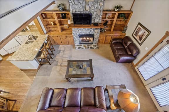 Beautiful Lofted Condo, Centrally Located - Image 2