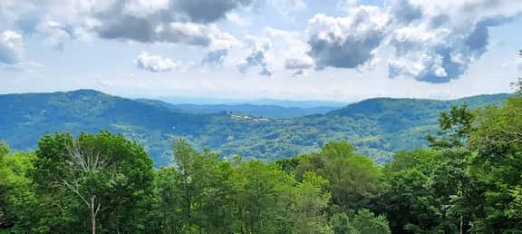 Mountain View Getaway - Image 3