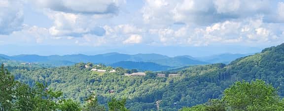 Mountain View Getaway - Image 4