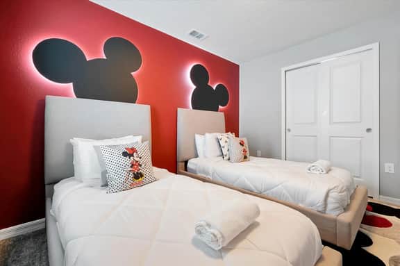 Brand New - 7 bedrooms with stairs lift chair - Image 3
