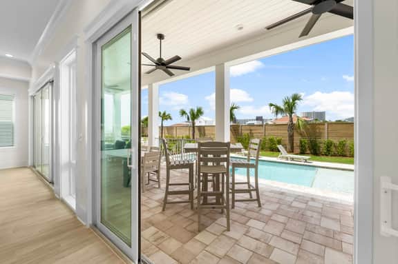 Tango Waves With Pool, Elevator, And Beach Views - Image 4