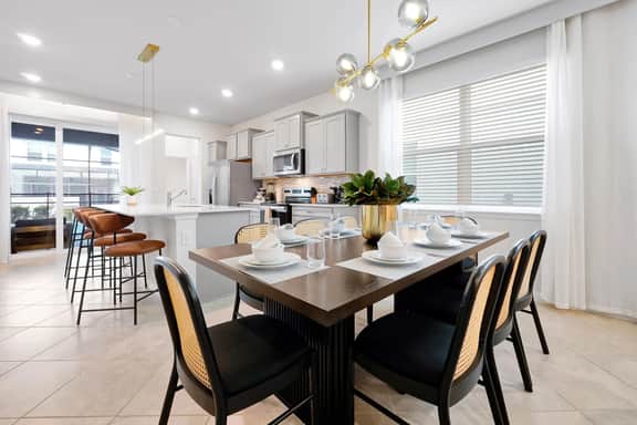 Modern 5 beds/ 5 baths Retreat~Pool - Image 4