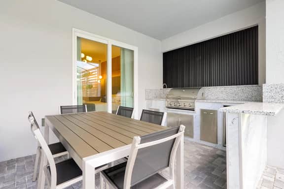 Modern 5 beds/ 5 baths Retreat~Pool - Image 5