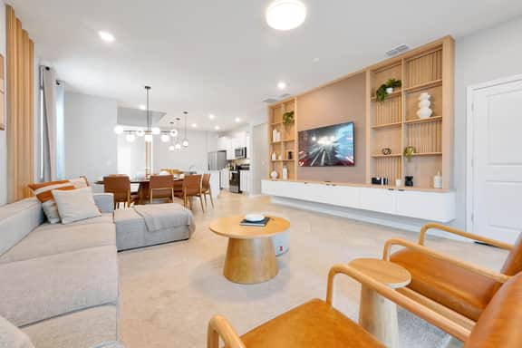 Elegant 7beds/ 5.5 baths/ sleeps 14 - Windsor Cay - Image 3