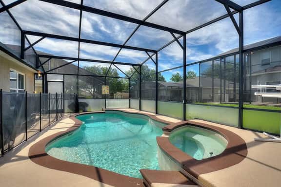 South-Facing Pool & Spa in Quiet Gated Community - Image 3