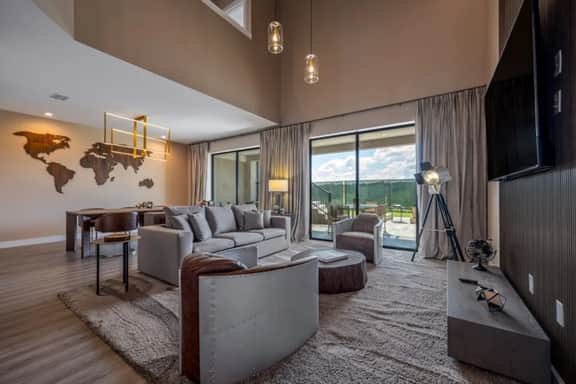 Luxury 3BR Townhouse Near Disney – Magic Village - Image 3