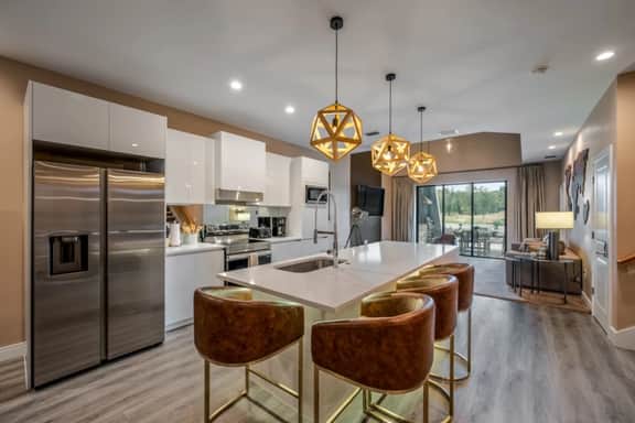 Luxury Family Townhouse Near Disney & Dining - Image 3