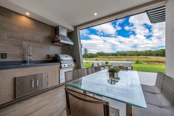 Luxury Family Townhouse Near Disney & Dining - Image 5