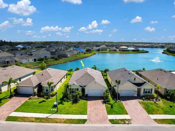 Lake Front Villa - Image 2