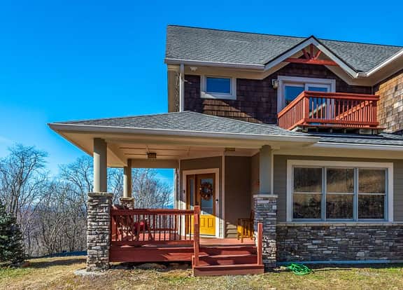 3BR Mountain Retreat with Hot Tub Near Slopes - Image 2