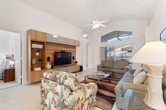 Elegant 4BR Villa with West Facing Private Pool - Image 4