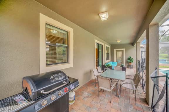 Luxury 6-Bedroom Family Villa in Gated Community - Image 4