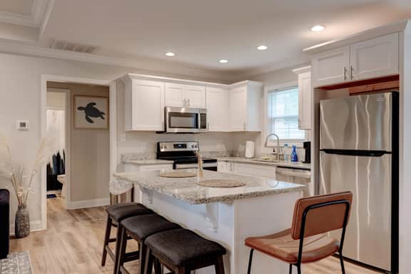 Clanton Cottage - A Modern Getaway in Thomasville - Image 3