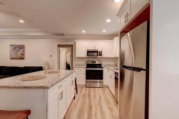 Clanton Cottage - A Modern Getaway in Thomasville - Image 4