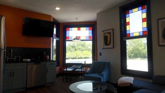 Modern Queen Apartment at The Victorian Unit E - Image 4
