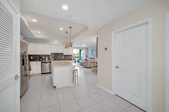 EV_208 - The Storey Condo - Image 3