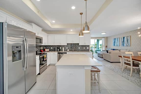 EV_208 - The Storey Condo - Image 4