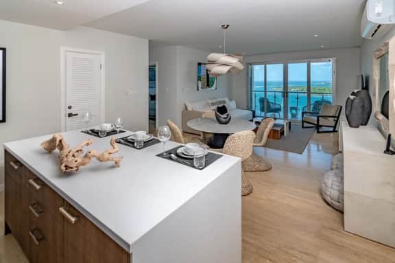 Onyx Luxe Condo with Ocean Views and Pool - Image 2