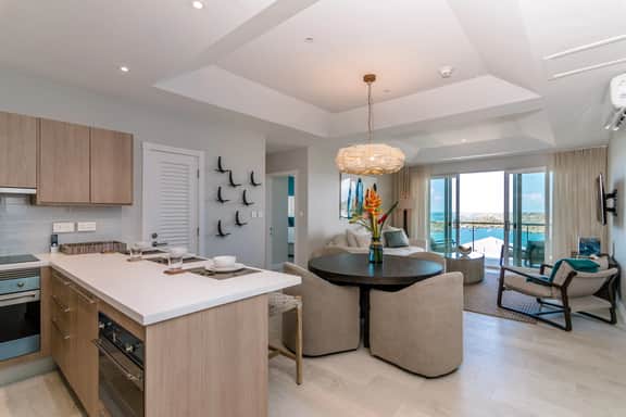 Jade - 2-Bed Luxury Suite with Ocean Views - Image 3
