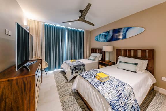 Blue Lace - 2 Bed Luxury Suite with Ocean - Image 2