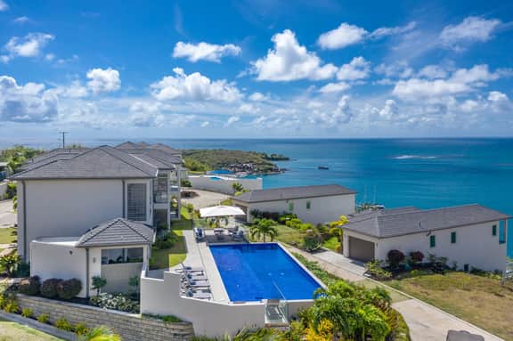 Blue Lace - 2 Bed Luxury Suite with Ocean - Image 4